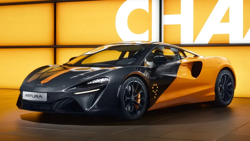 Yeni Süper Lüks McLaren Süper Otomobil Modelleri, Son F1 Şampiyonasını Kutluyor