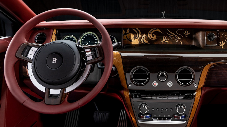 Rolls-Royce 100’üncü Yılını Phantom Extended Dragon ile Kutluyor